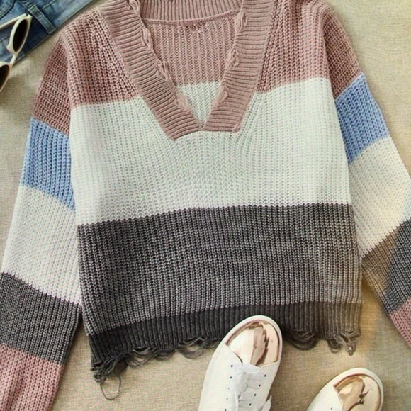 Shein vneck ripped detail colorblock sweater NWT sz small - Picture 2 of 5